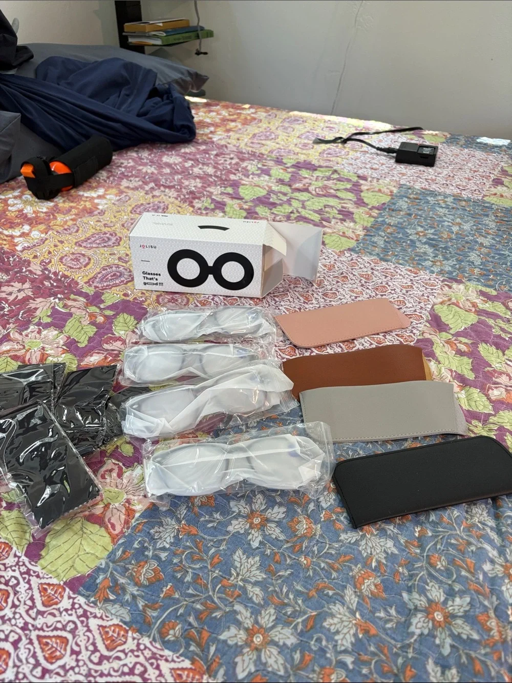 BRAND NEW 4 Reading Glasses +1.5 with anti light and cases